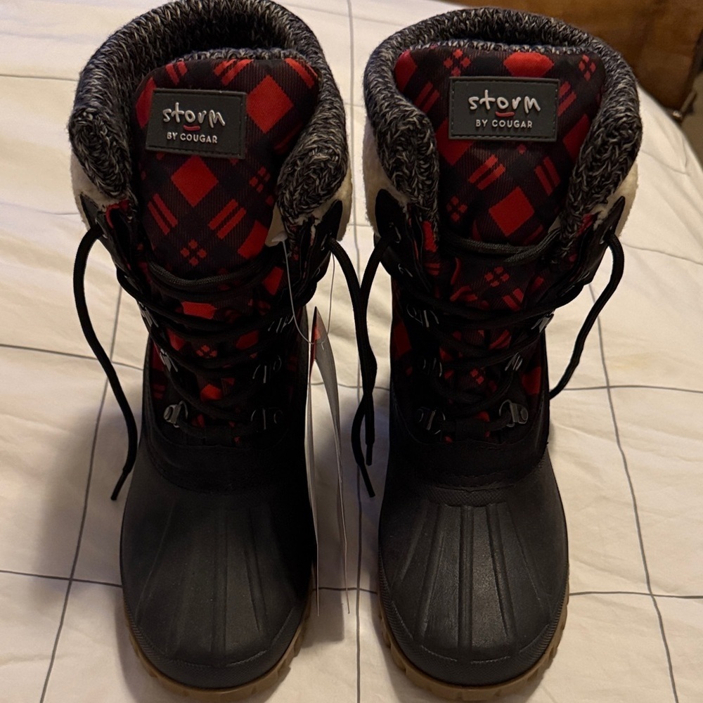 Cougar Women's Black and Red Plaid Winter Boots Size 8